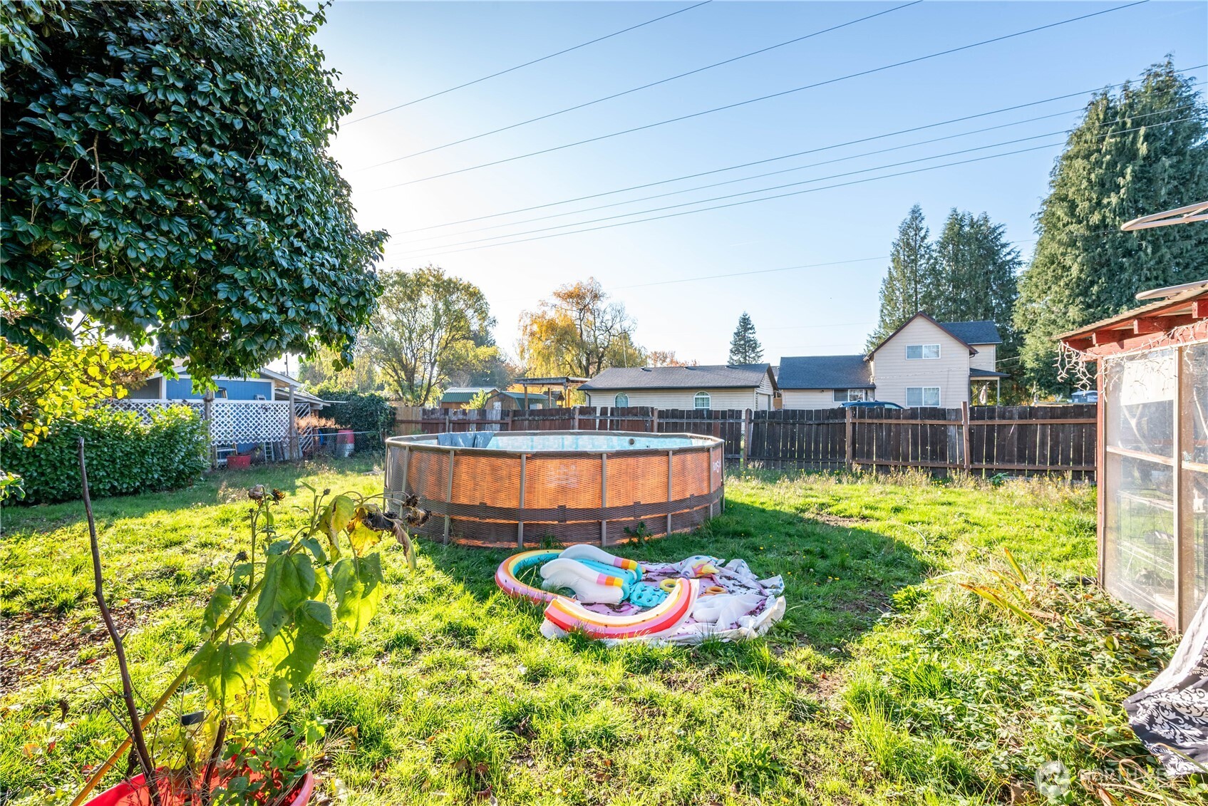 411 4th Avenue Southwest Castle Rock, WA 98611 - Photo 10 of 29 a house view with a seating space