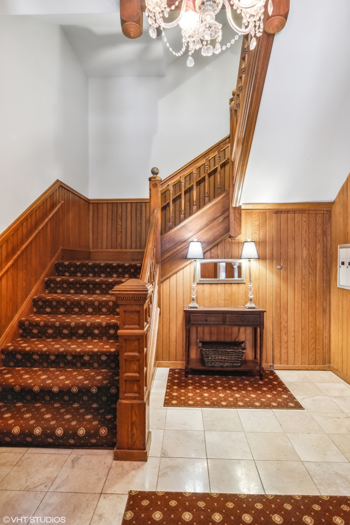 119 West Chestnut Street, Unit 4W Chicago, IL 60610 - Photo 15 of 18 a view of entryway with a front door