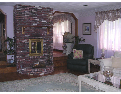 100 Meredith Road Tewksbury, MA 01876 - Photo 3 of 9 Gallery Image 3