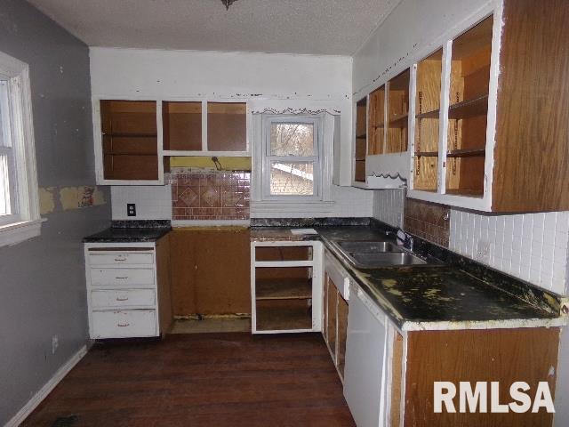 1739 West Decatur Street Decatur, IL 62522 - Photo 5 of 20