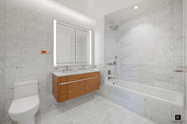 $2,100,000 | 110 Charlton Street, Unit 20G | Hudson Square