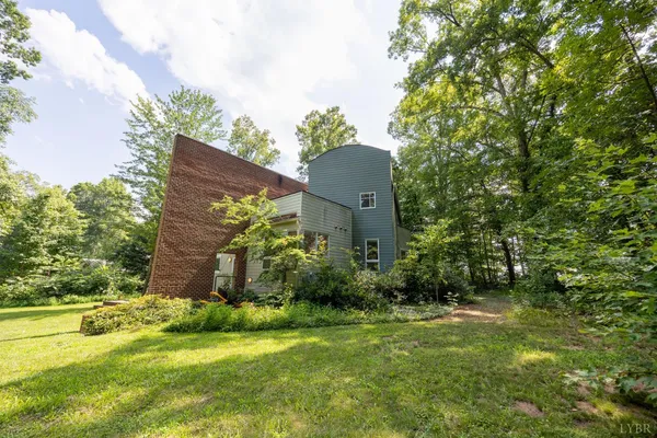 $390,000 | 2246 Country Club Road, Appomattox, VA 24522