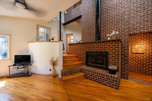 $390,000 | 2246 Country Club Road, Appomattox, VA 24522