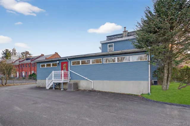 $3,400 | 12 Scotchtown Avenue, Goshen, NY 10924