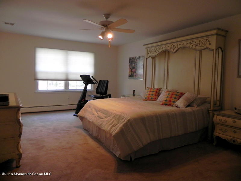 33 Shilling Road Manalapan, NJ 07726 - Photo 13 of 23 1-DSCN5273