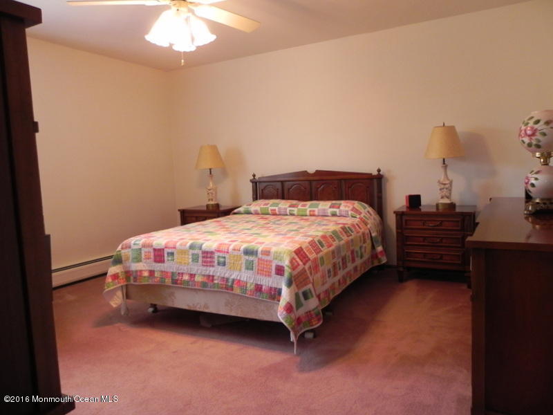 33 Shilling Road Manalapan, NJ 07726 - Photo 16 of 23 1-DSCN5277