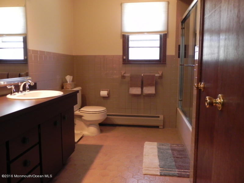 33 Shilling Road Manalapan, NJ 07726 - Photo 19 of 23 1-DSCN5276