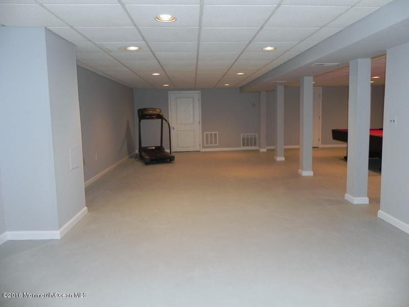 33 Shilling Road Manalapan, NJ 07726 - Photo 22 of 23 1-DSCN5282