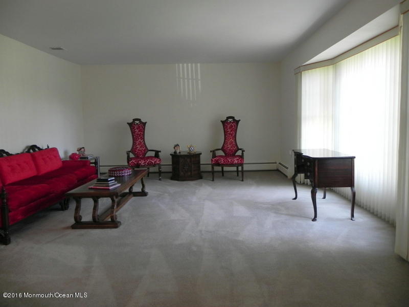 33 Shilling Road Manalapan, NJ 07726 - Photo 3 of 23 1-DSCN5261