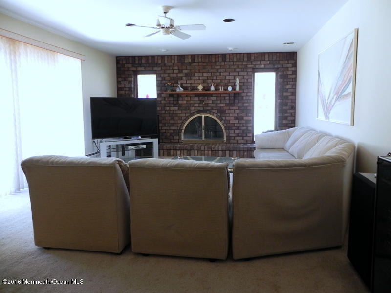 33 Shilling Road Manalapan, NJ 07726 - Photo 5 of 23 1-DSCN5263