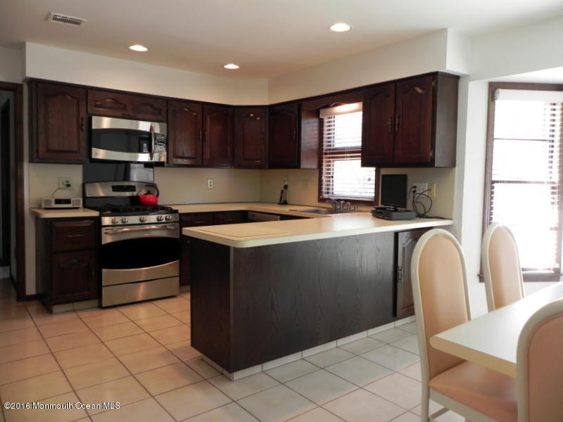 33 Shilling Road Manalapan, NJ 07726 - Photo 7 of 23 1-DSCN5266