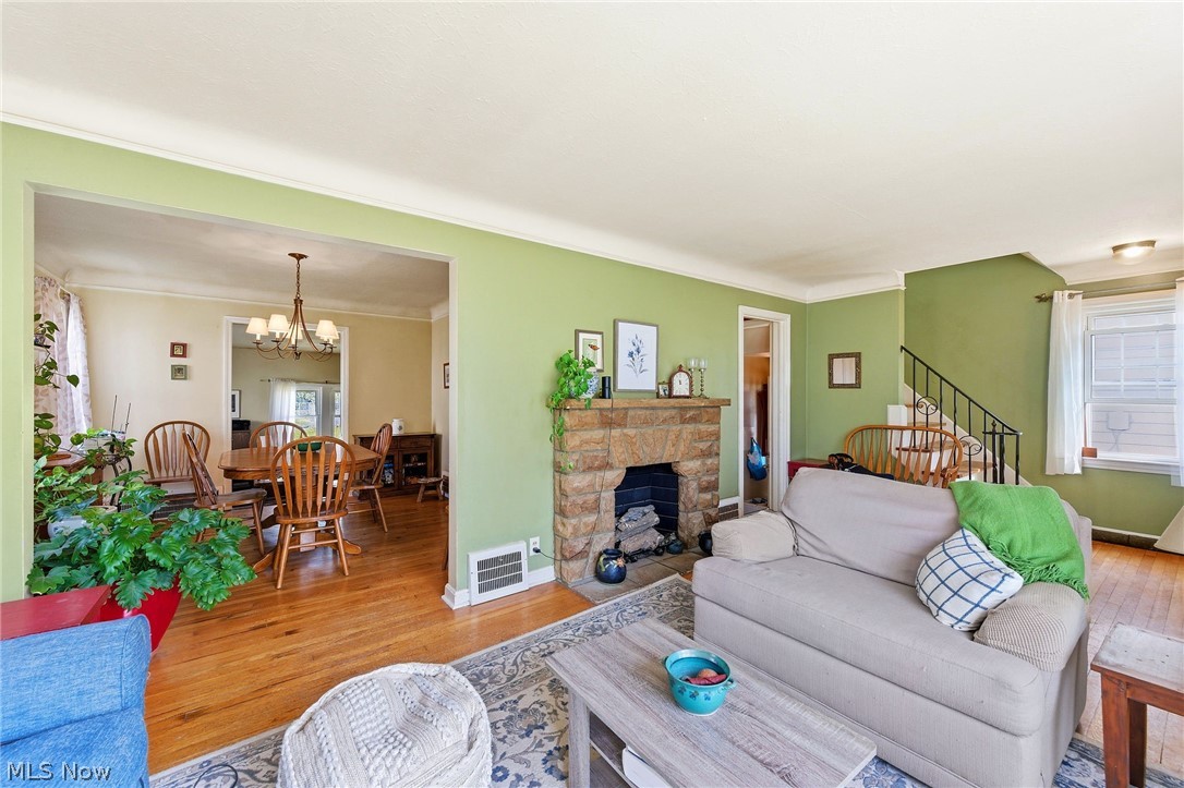 5187 Mayview Road Cleveland, OH 44124 - Photo 3 of 18 Gallery Image 3