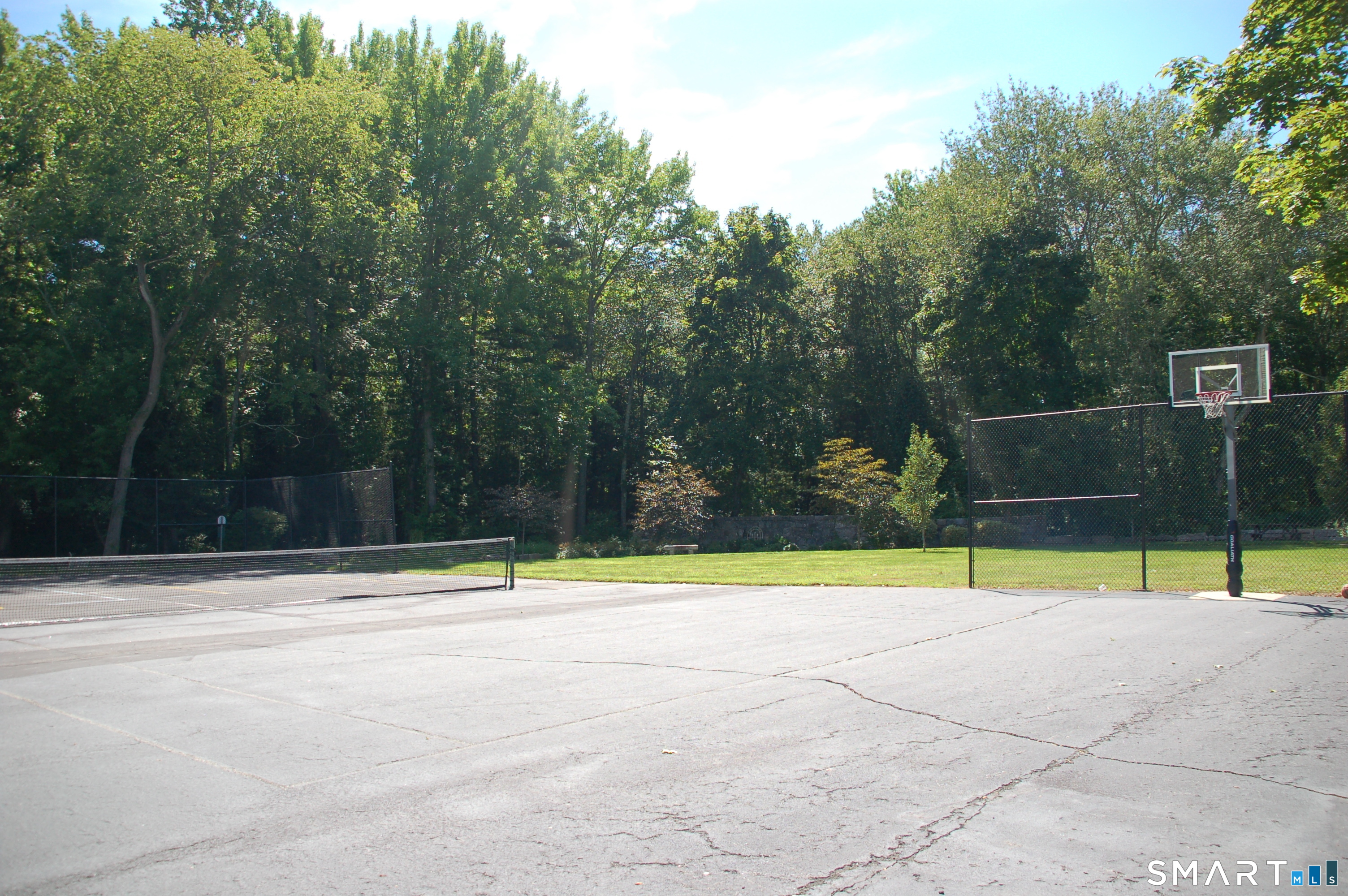 54 Rope Ferry Road, Unit A3 Waterford, CT 06385 - Photo 5 of 20 Tennis, pickleball and basketball courts