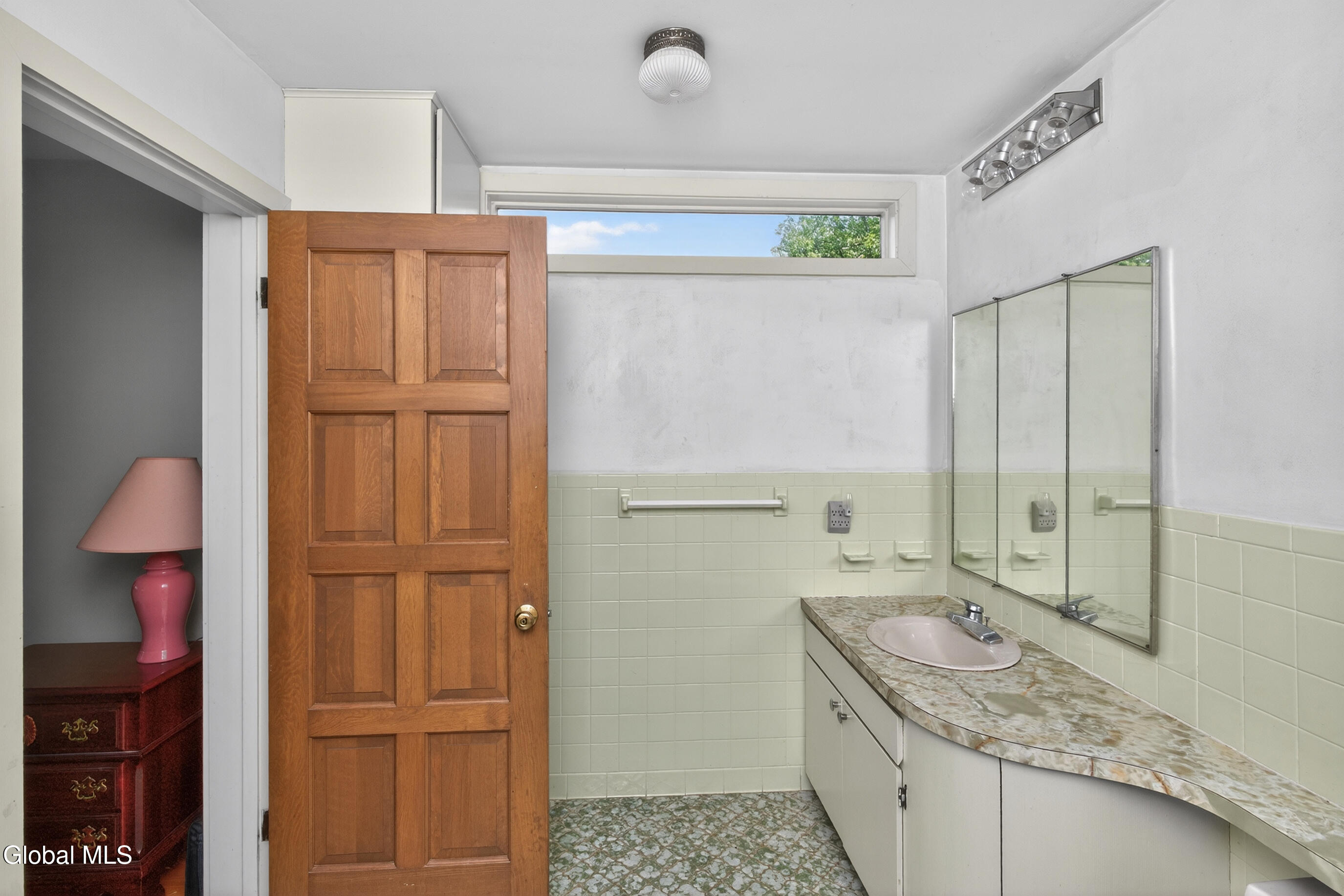 1283 Hawthorn Road Niskayuna, NY 12309 - Photo 37 of 63 084-1283-Hawthorn-Road-Niskayuna-NY-1230