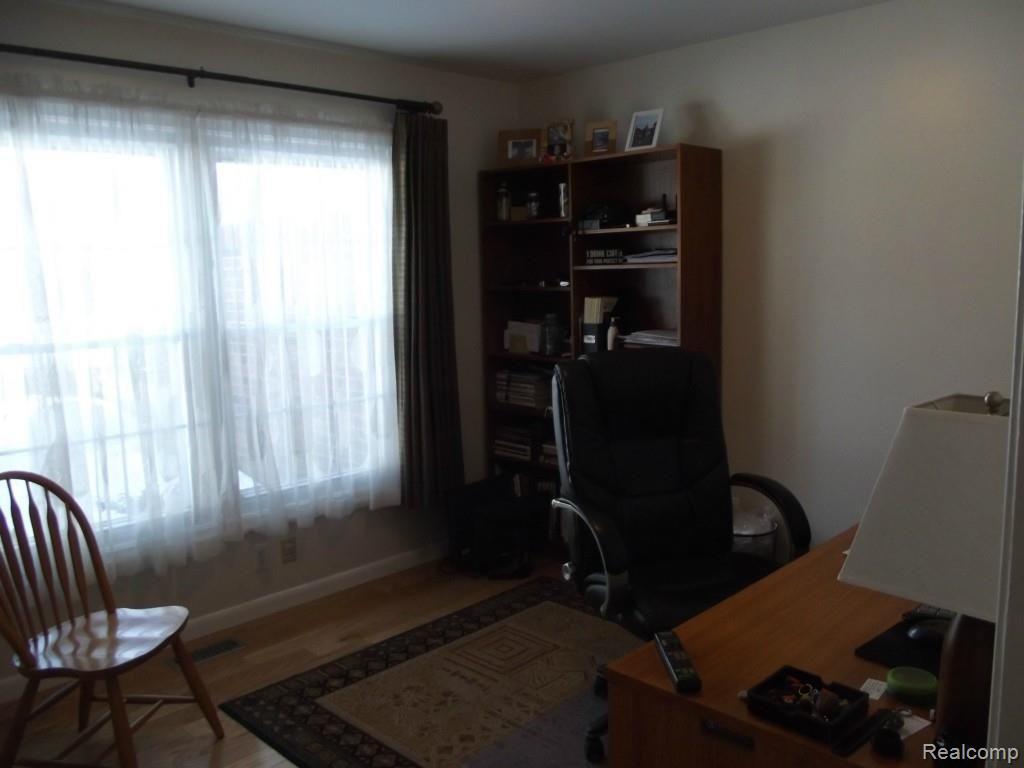 929 Hemlock Drive Rochester, MI 48307 - Photo 10 of 34 DSCF3068.jpg