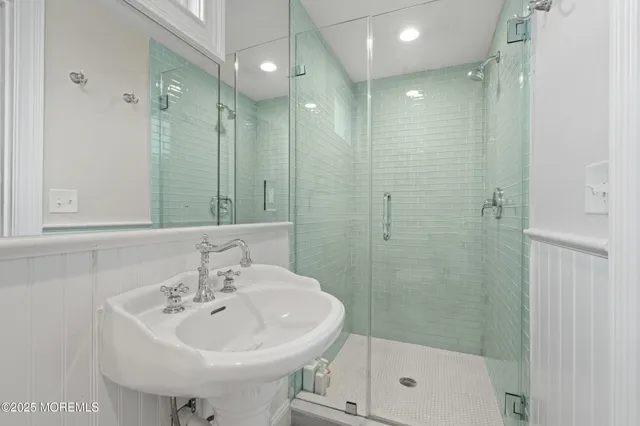 $8,500 | 5 Shrewsbury Way, Sea Bright, NJ 07760