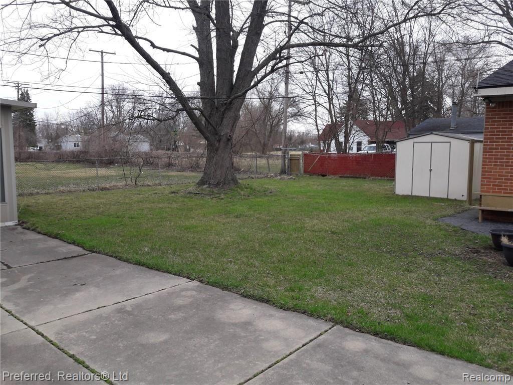 737 Harrison Street Inkster, MI 48141 - Photo 6 of 31 20190410_101428_resized.jpg