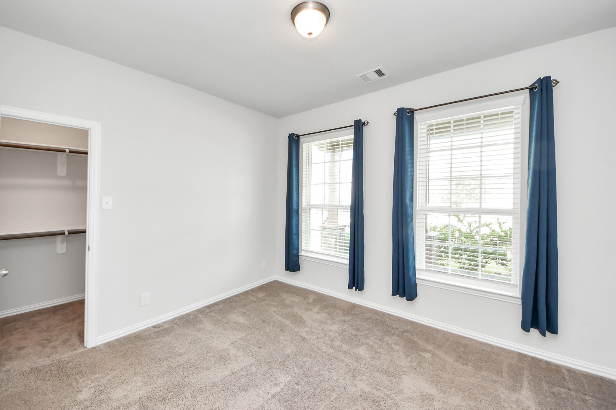 12 Montecito Lane Manvel, TX 77578 - Photo 5 of 30