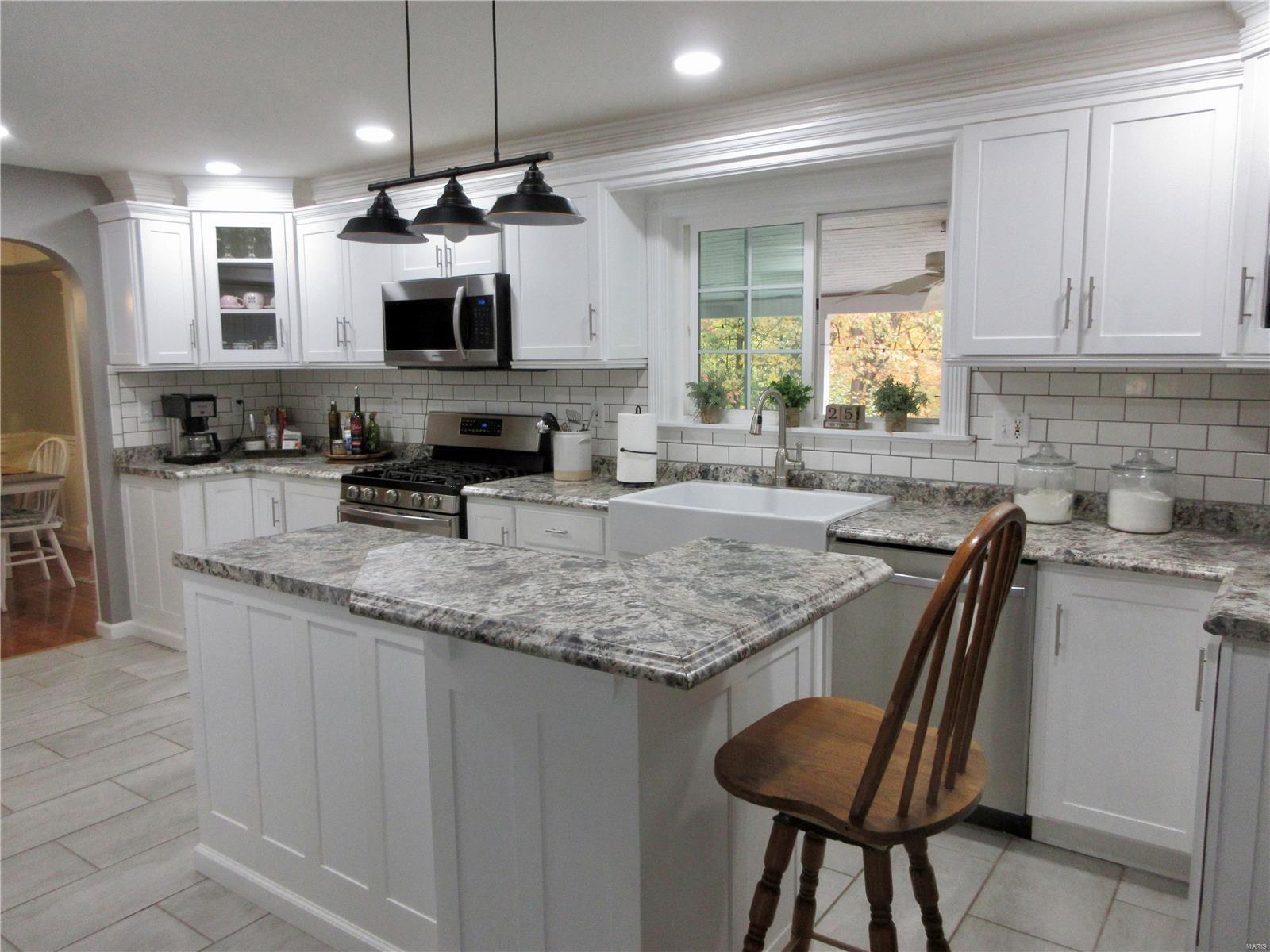 311 Union Hill Road Fairview Heights, IL 62208 - Photo 7 of 24 Gallery Image 7