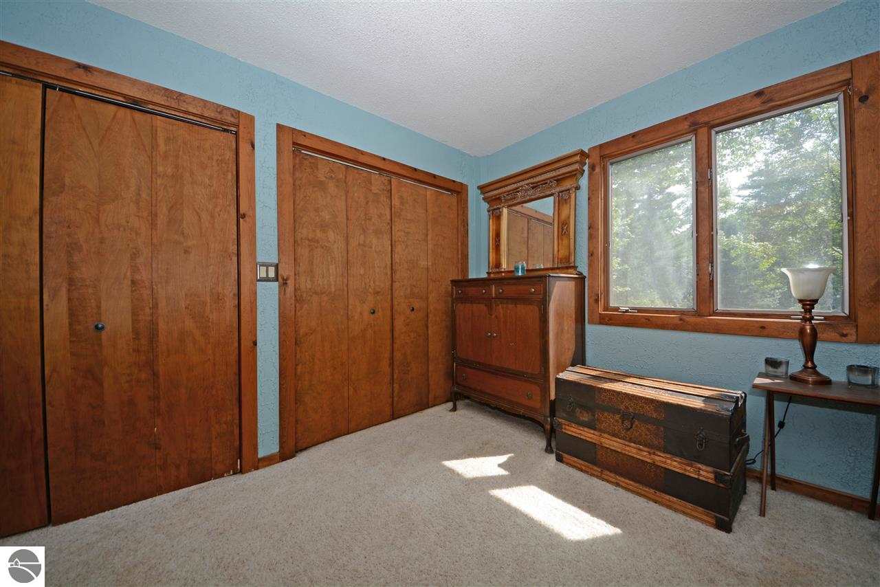7256 Peaceful Valley Road Williamsburg, MI 49690 - Photo 26 of 33 1794637-25.JPG