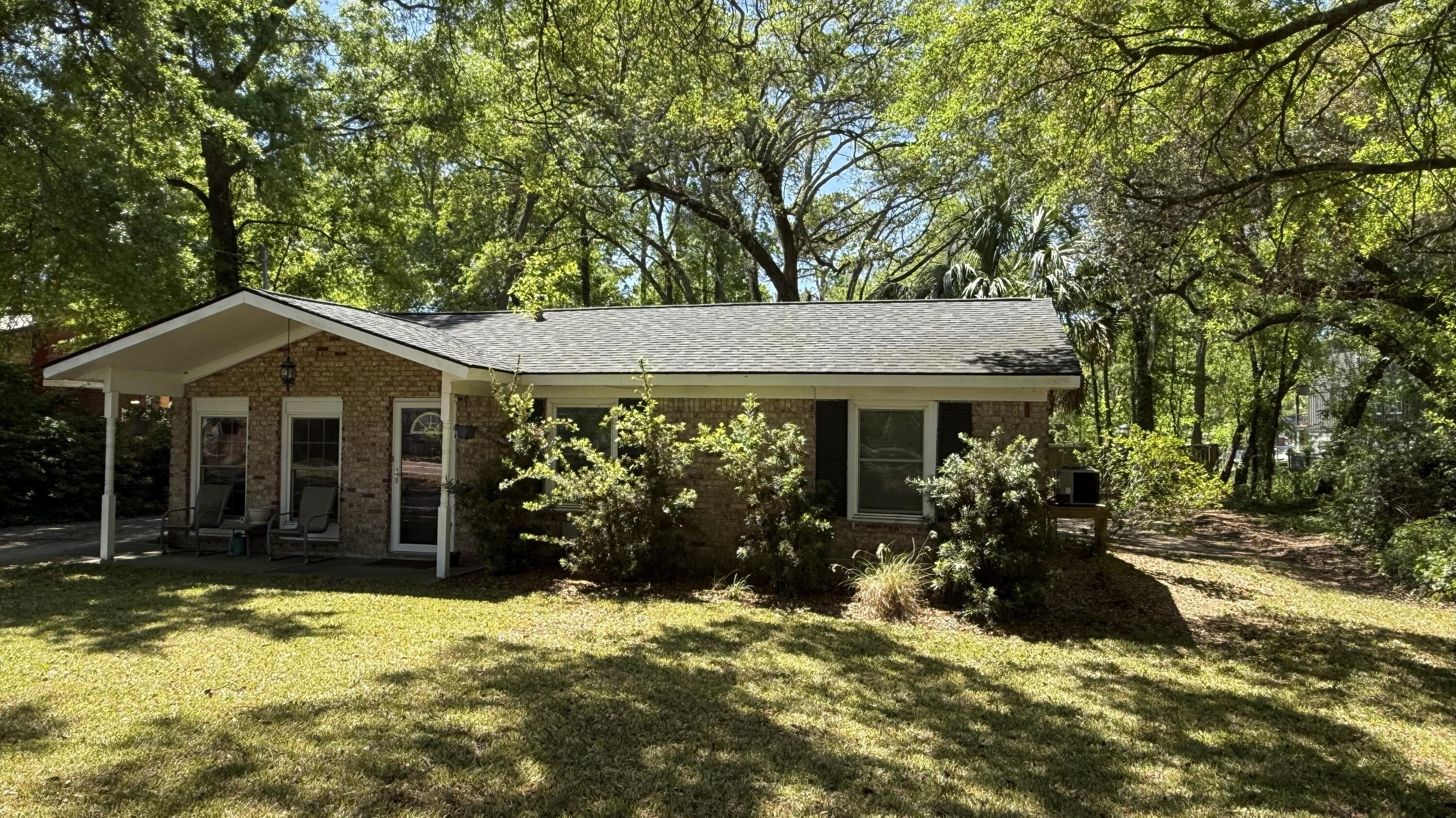 1521 Camp Road Charleston, SC 29412 - Photo 3 of 28 21 CAMP ROAD
