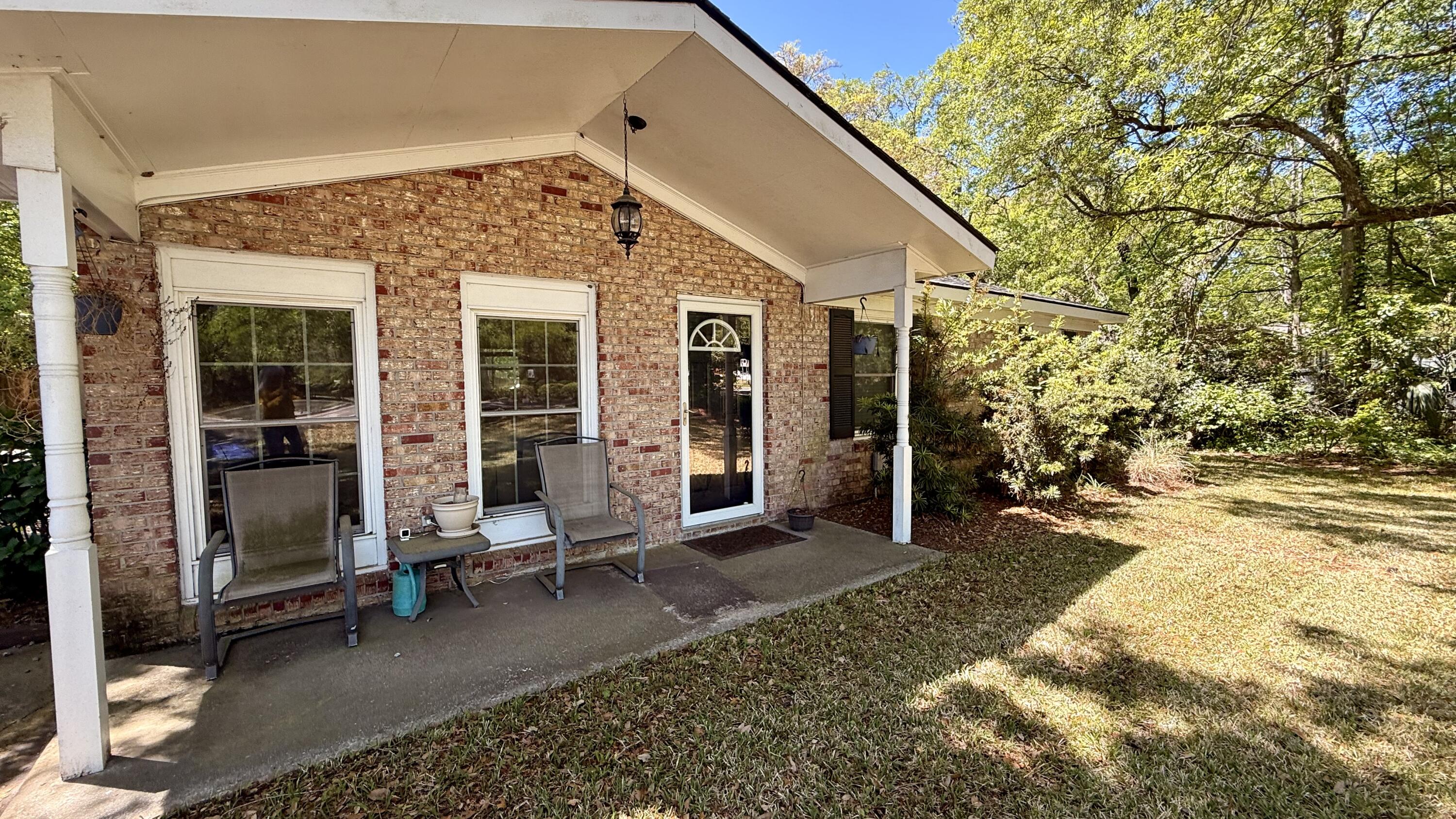 1521 Camp Road Charleston, SC 29412 - Photo 4 of 28 21 CAMP ROAD