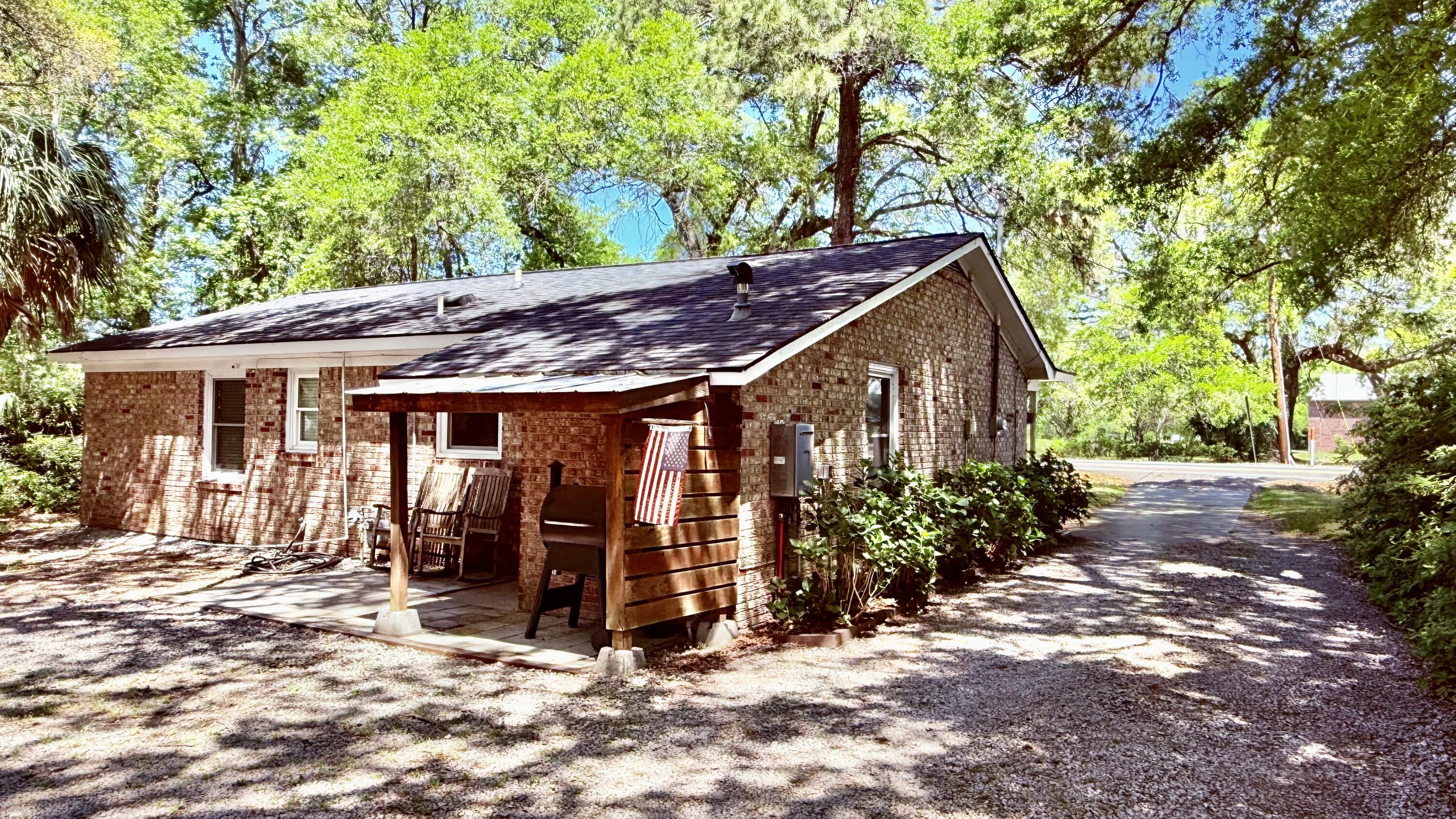 1521 Camp Road Charleston, SC 29412 - Photo 8 of 28 21 CAMP ROAD