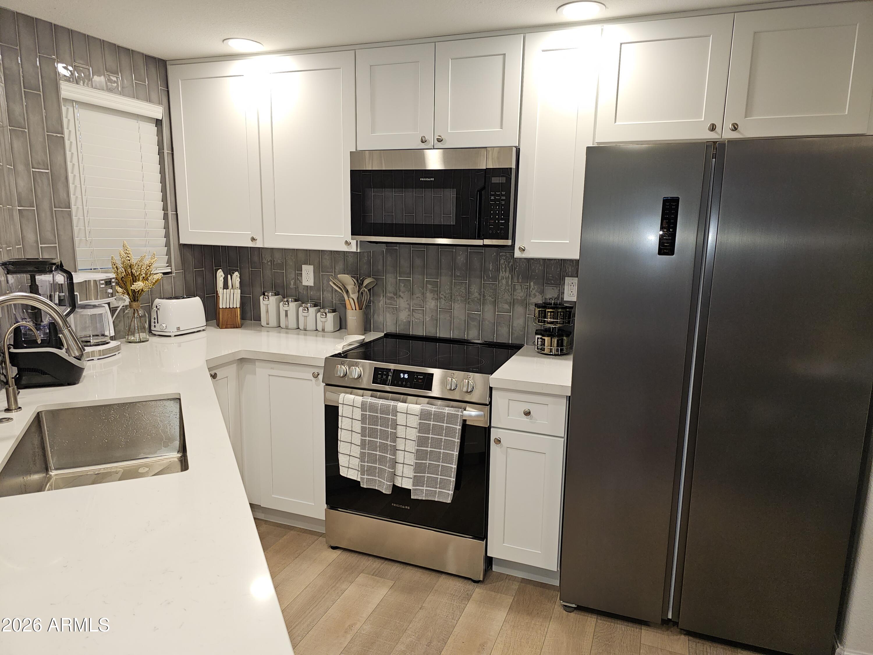 10410 North Cave Creek Road, Unit 1008 Phoenix, AZ 85020 - Photo 10 of 22 20231027_171429