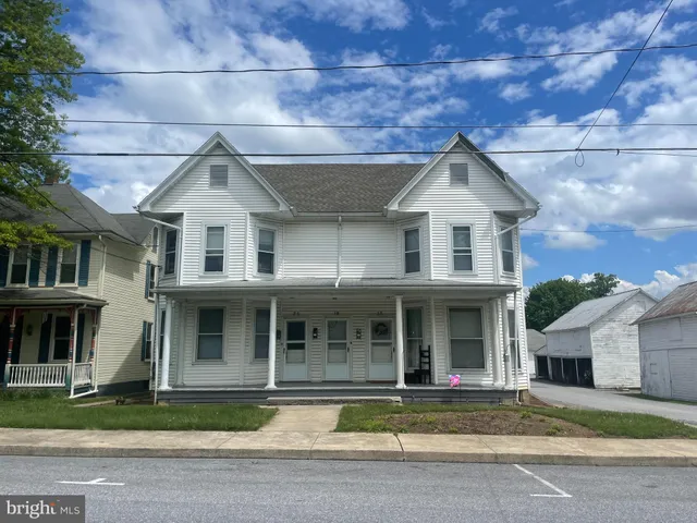 $900 | 17 Cumberland Avenue, Shippensburg, PA 17257