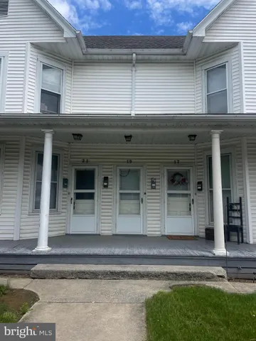 $900 | 17 Cumberland Avenue, Shippensburg, PA 17257