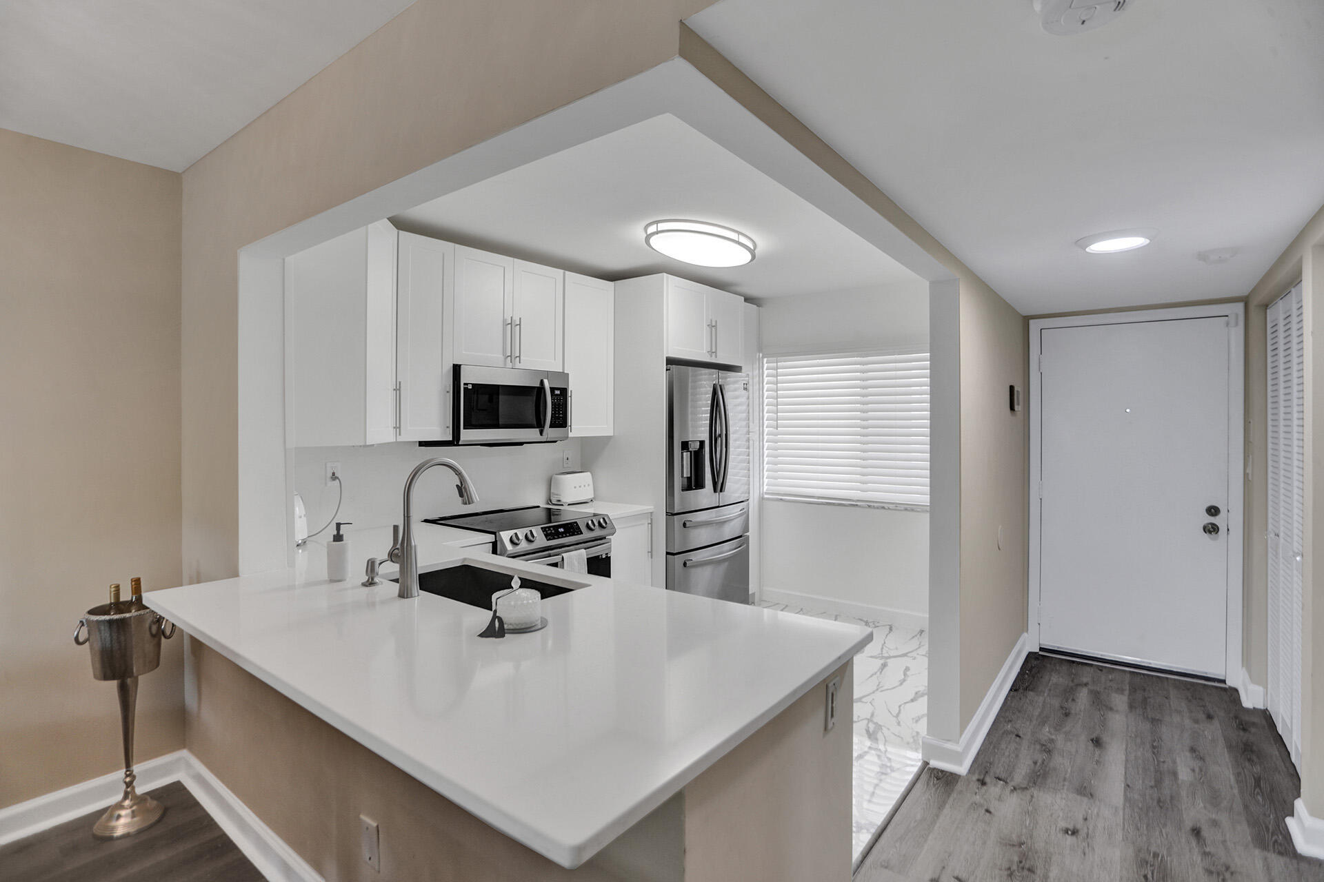 3601 Inverrary Drive, Unit 109 Lauderhill, FL 33319 - Photo 6 of 42 B27I5811