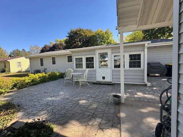 $330,000 | 1960 Cottonwood Lake Drive, Windom, MN 56101