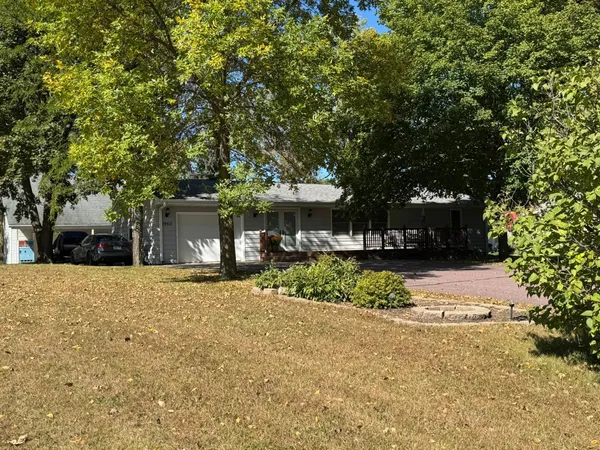 $319,900 | 1960 Cottonwood Lake Drive, Windom, MN 56101