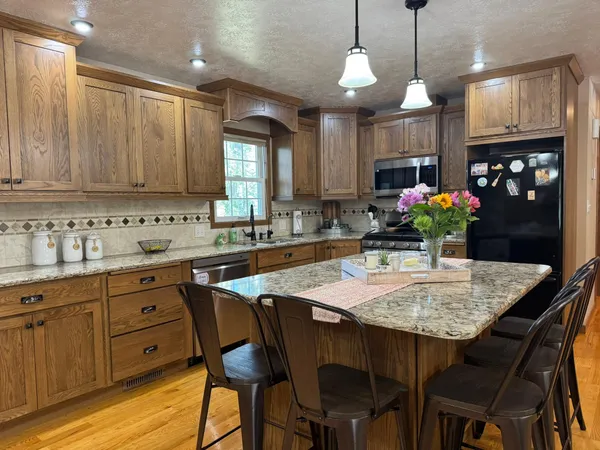 $319,900 | 1960 Cottonwood Lake Drive, Windom, MN 56101