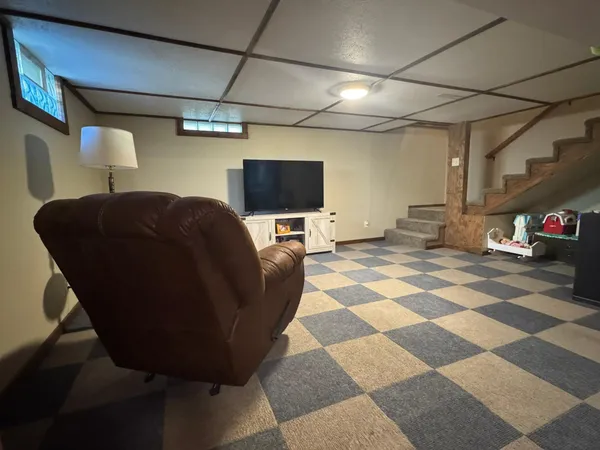 $319,900 | 1960 Cottonwood Lake Drive, Windom, MN 56101