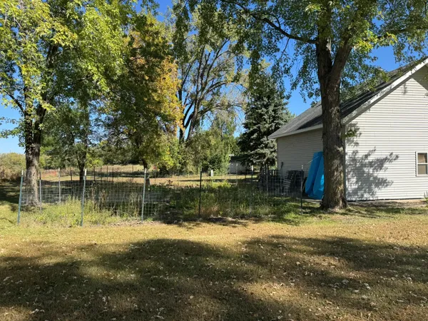 $319,900 | 1960 Cottonwood Lake Drive, Windom, MN 56101