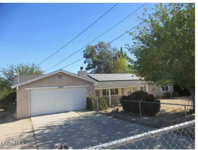 a view of a outdoor space with a street