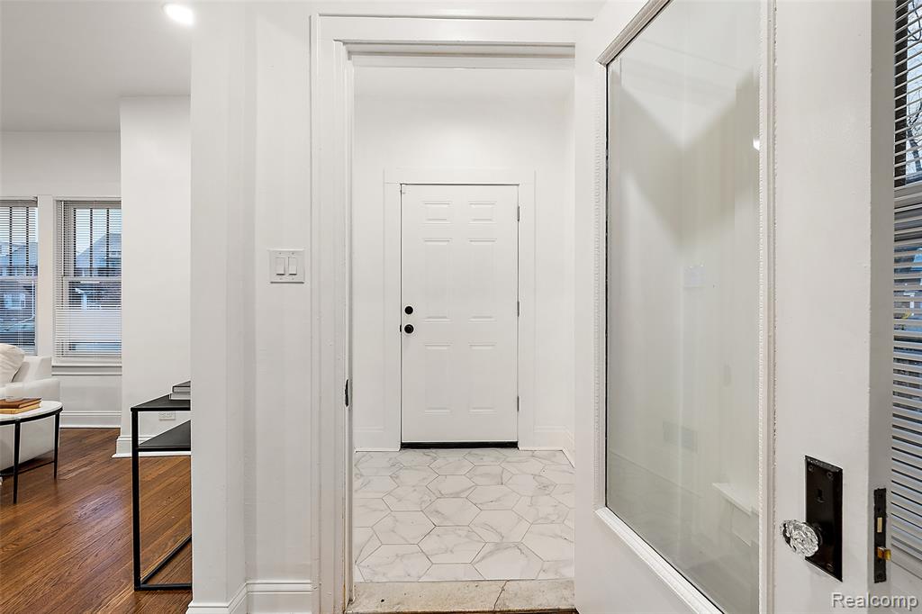 1667 Edison Street Detroit, MI 48206 - Photo 4 of 64 Gallery Image 4