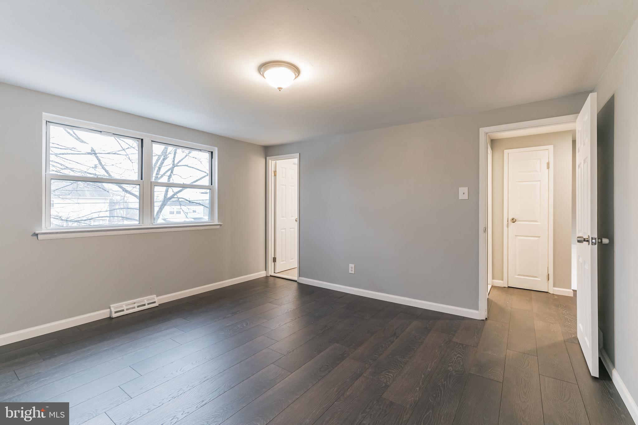 9727 Lochwood Road Philadelphia, PA 19115 - Photo 22 of 32 Gallery Image 22