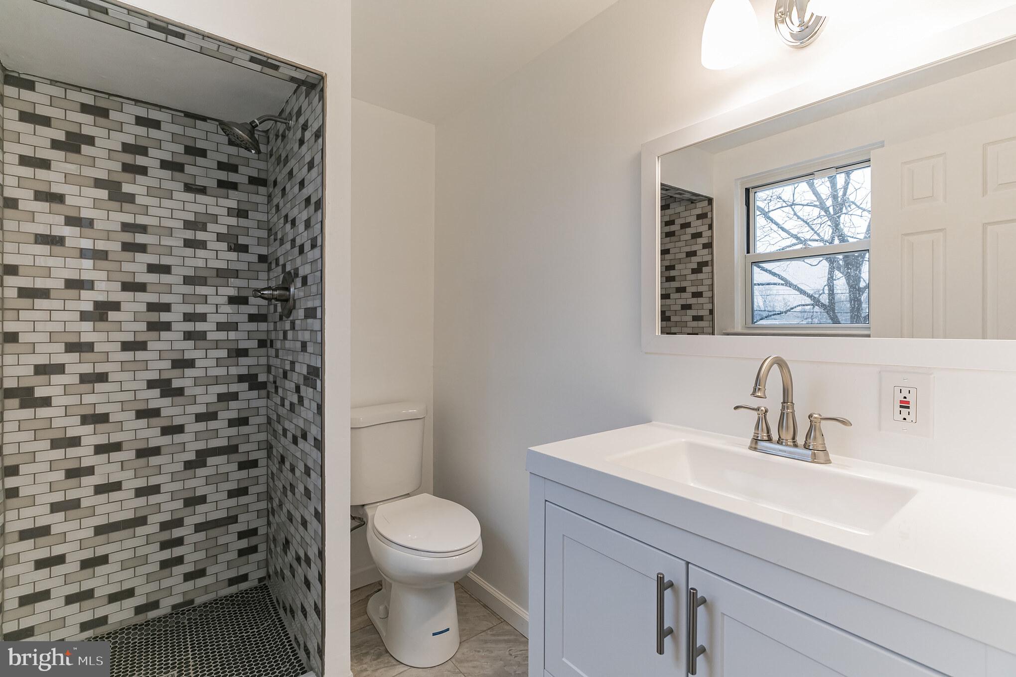 9727 Lochwood Road Philadelphia, PA 19115 - Photo 24 of 32 Gallery Image 24
