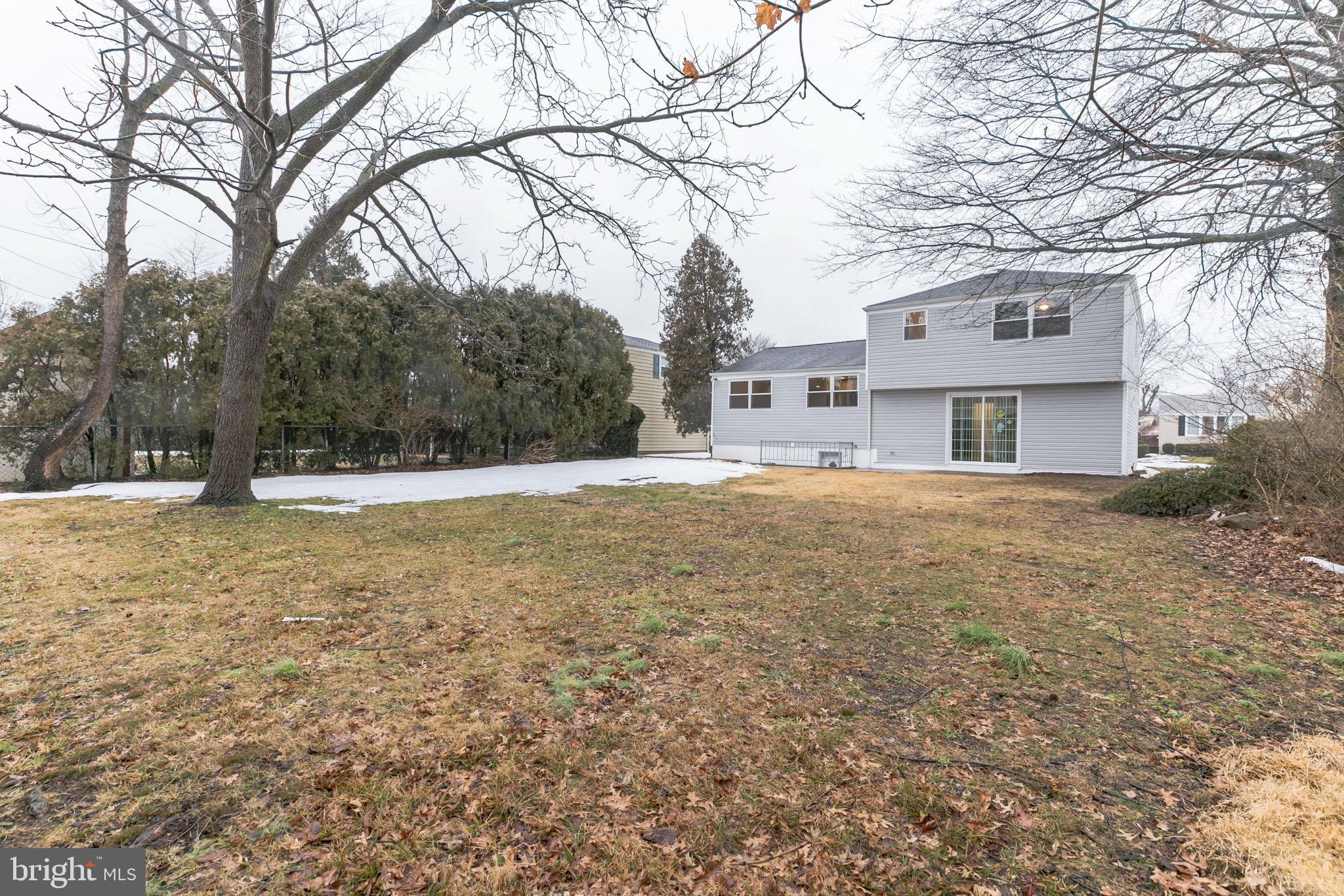 9727 Lochwood Road Philadelphia, PA 19115 - Photo 31 of 32 Gallery Image 31