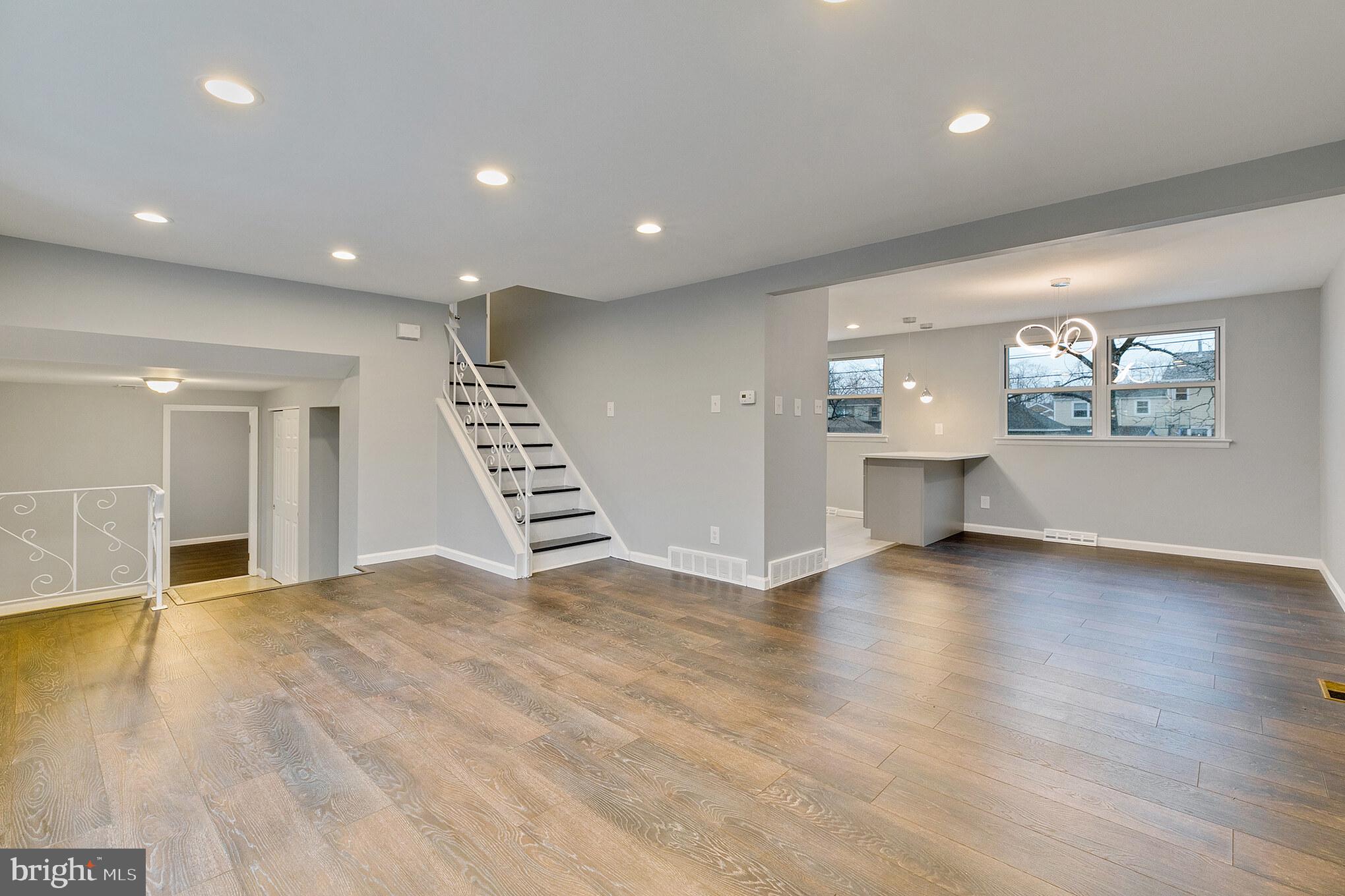 9727 Lochwood Road Philadelphia, PA 19115 - Photo 7 of 32 Gallery Image 7