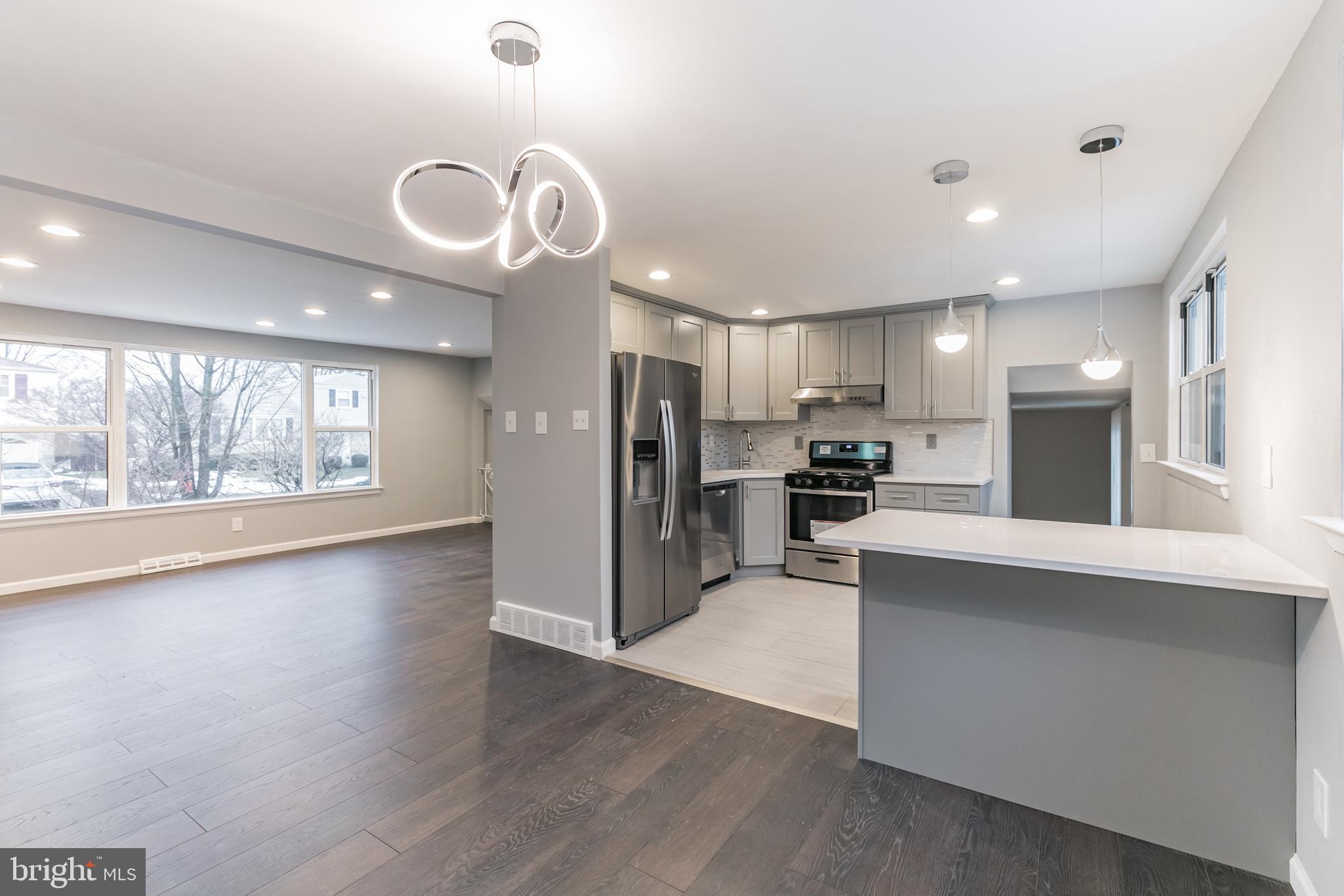 9727 Lochwood Road Philadelphia, PA 19115 - Photo 8 of 32 Gallery Image 8