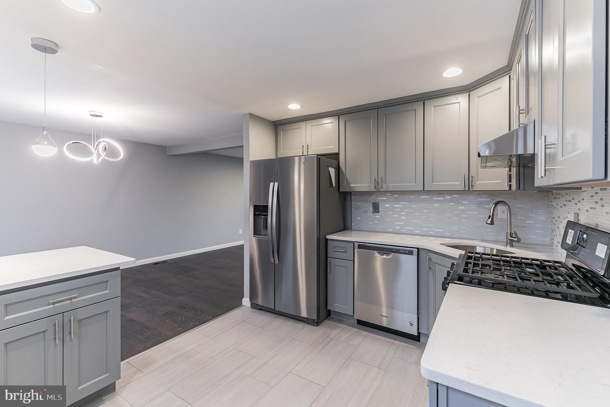 9727 Lochwood Road Philadelphia, PA 19115 - Photo 10 of 32 Gallery Image 10
