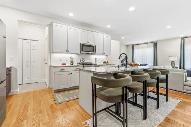 $649,900 | 24 Sheffield Way, Londonderry, NH 03053