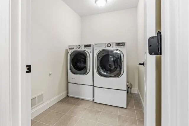 $649,900 | 24 Sheffield Way, Londonderry, NH 03053