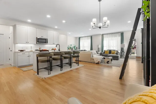 $649,900 | 24 Sheffield Way, Londonderry, NH 03053