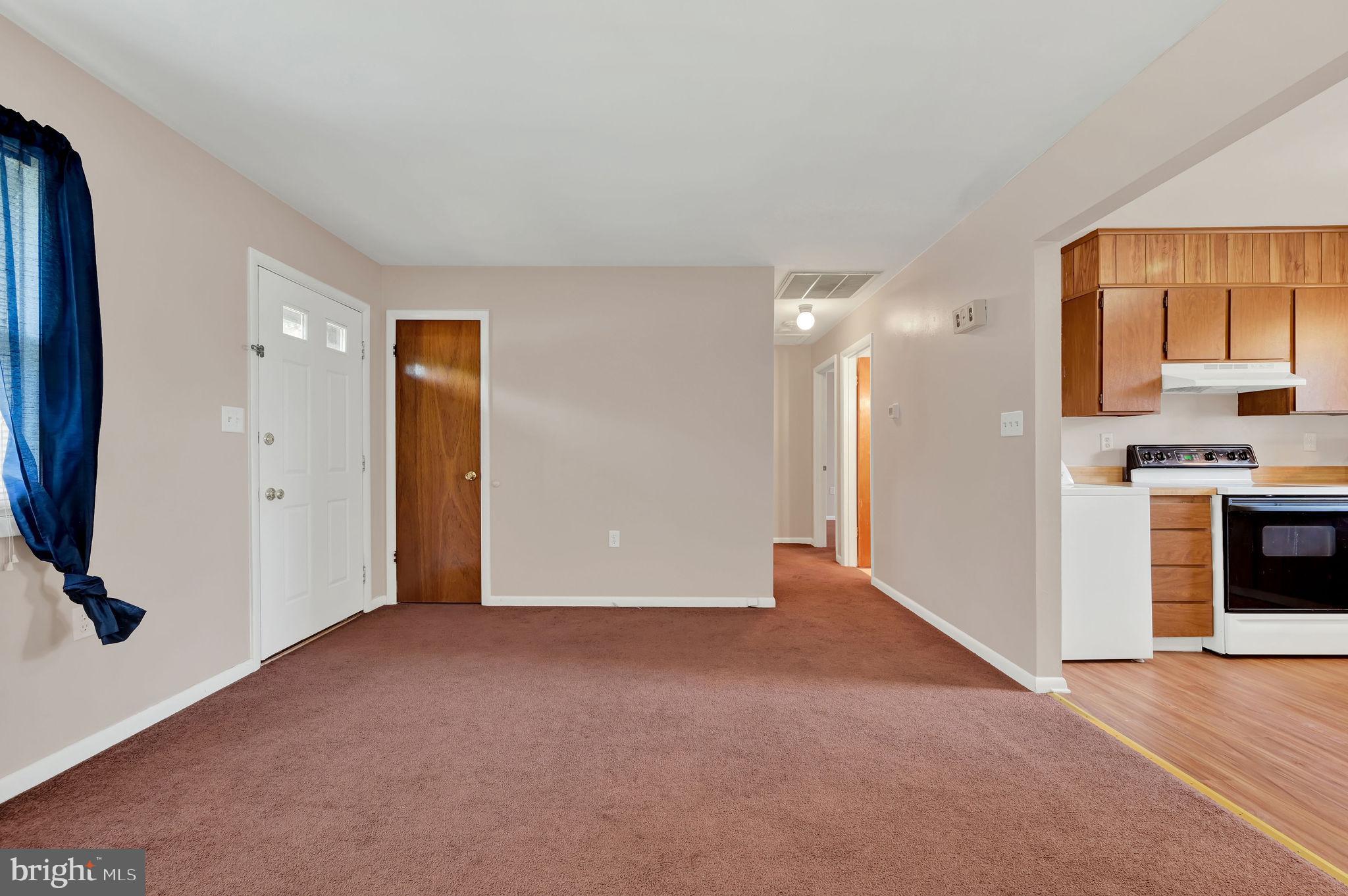 511 Sunset Road Dover, DE 19901 - Photo 3 of 17 Living Room