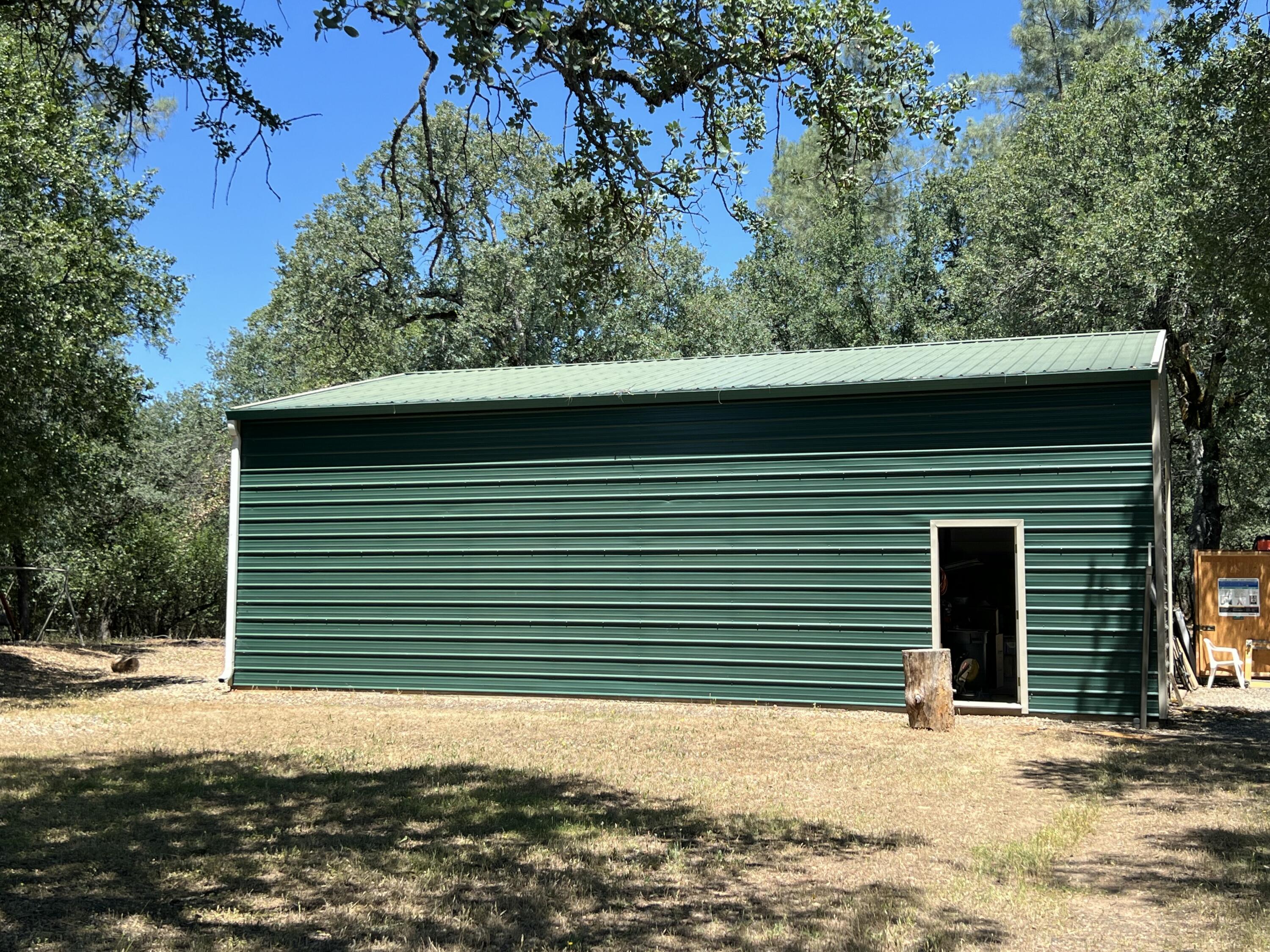21566 Old Alturas Road Redding, CA 96003 - Photo 3 of 6 Shop