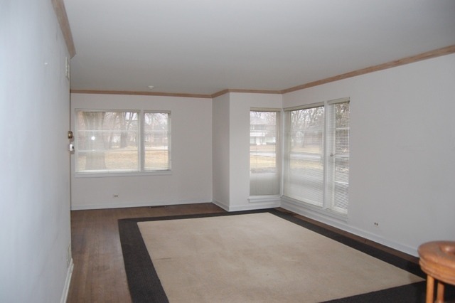 2160 Dehne Road Northbrook, IL 60062 - Photo 3 of 15 an empty room with windows
